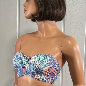 *Sunsets Separates Iconic Women's  Twist Bikini Top
